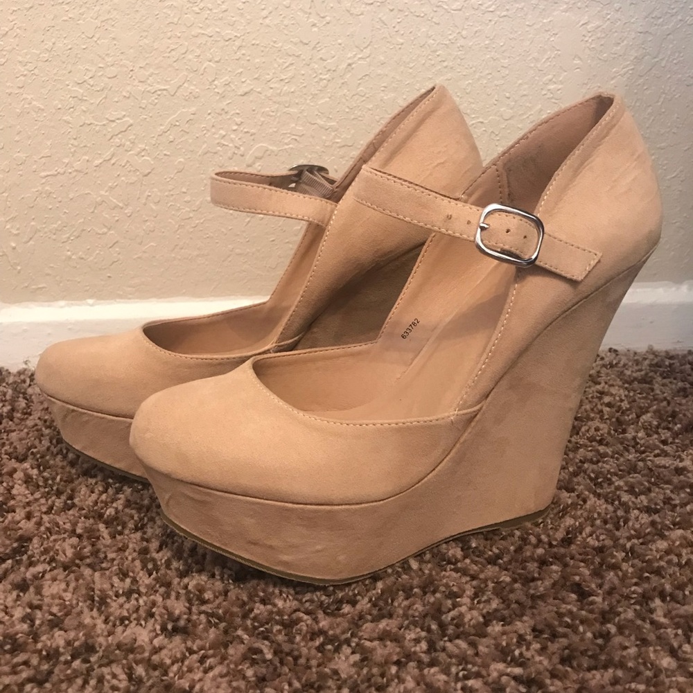 ✨SALE✨ Charlotte Russe Tan Suede Wedges